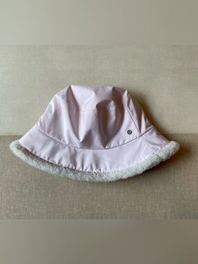 Lululemon Boucle Fleece Reversible Bucket Hat - Blissful Pink